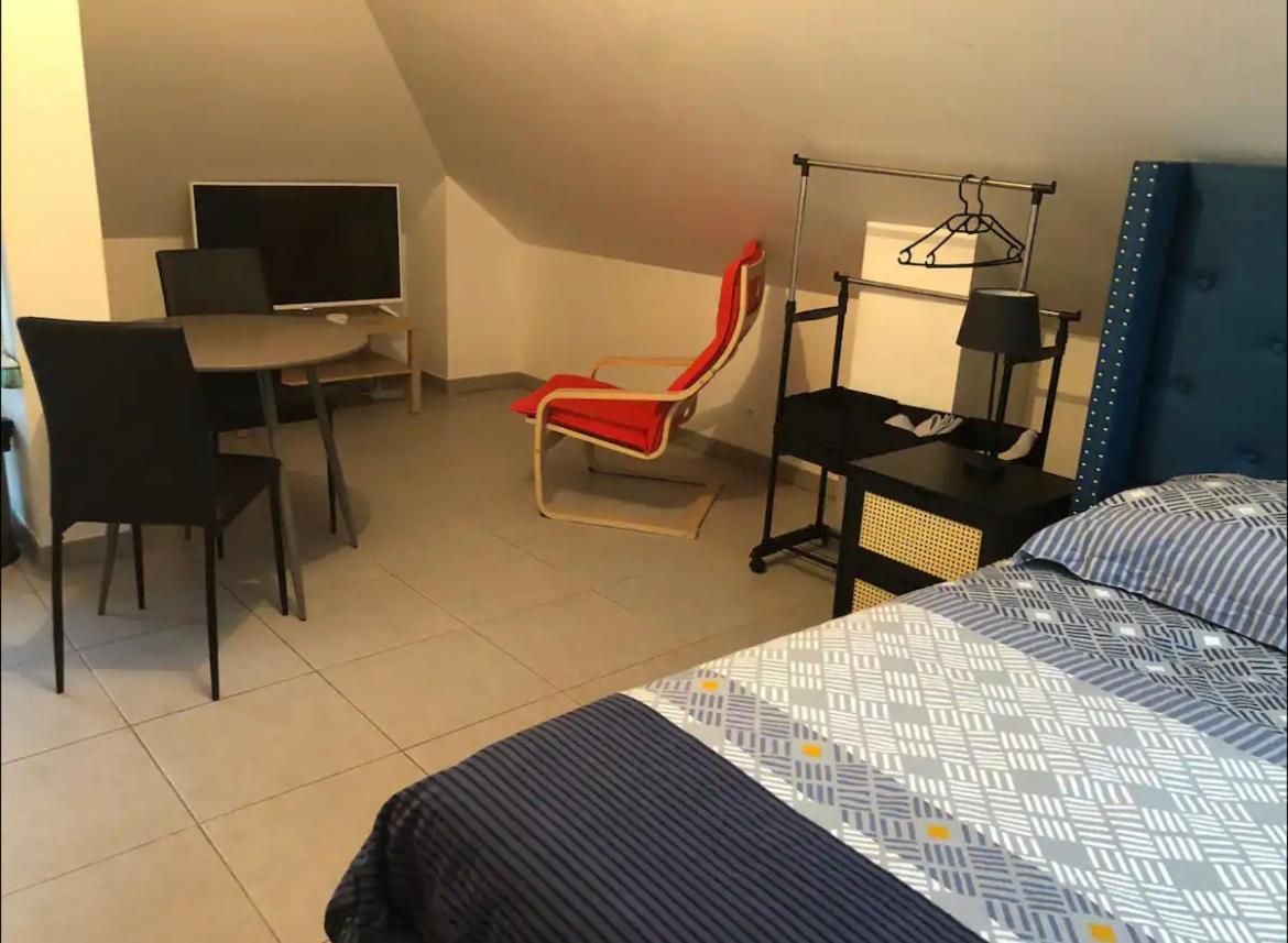 Studio A 300 M De La Gare De מונט-לה-ג'ולי מראה חיצוני תמונה