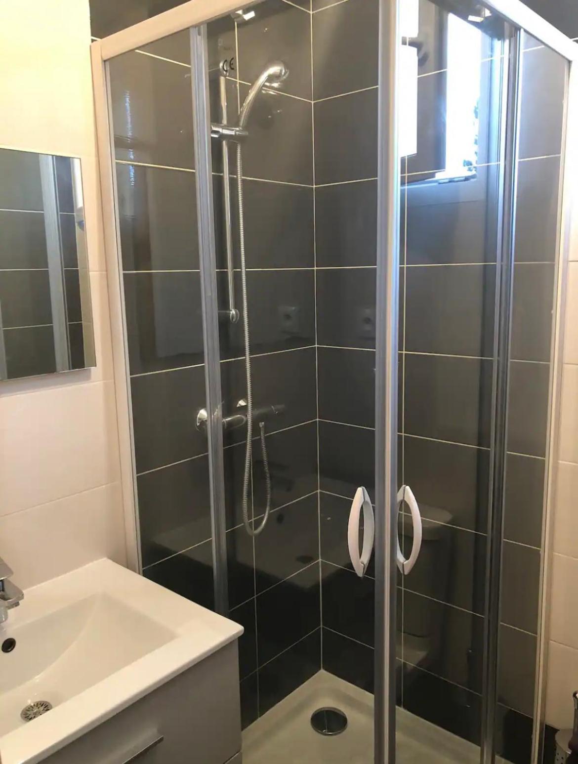Studio A 300 M De La Gare De מונט-לה-ג'ולי מראה חיצוני תמונה