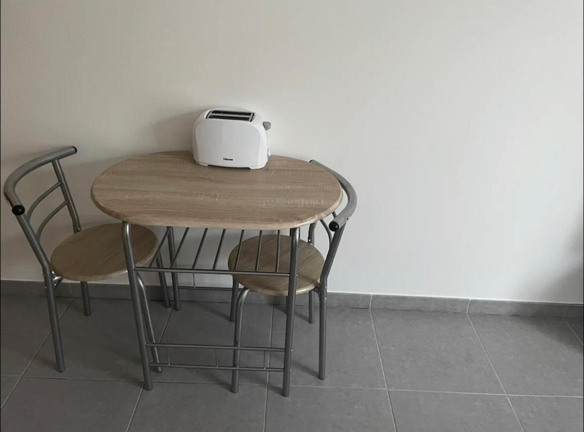 Studio A 300 M De La Gare De מונט-לה-ג'ולי מראה חיצוני תמונה