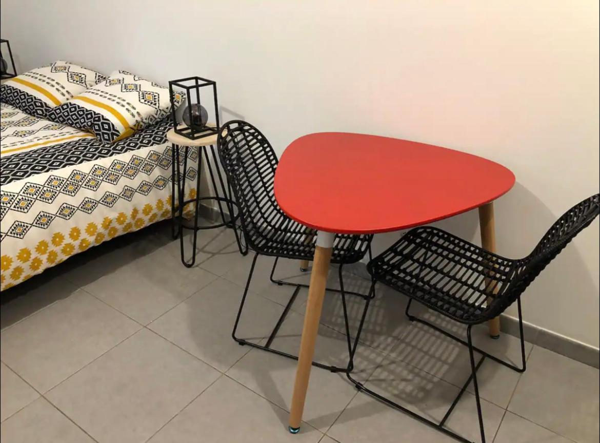 Studio A 300 M De La Gare De מונט-לה-ג'ולי מראה חיצוני תמונה
